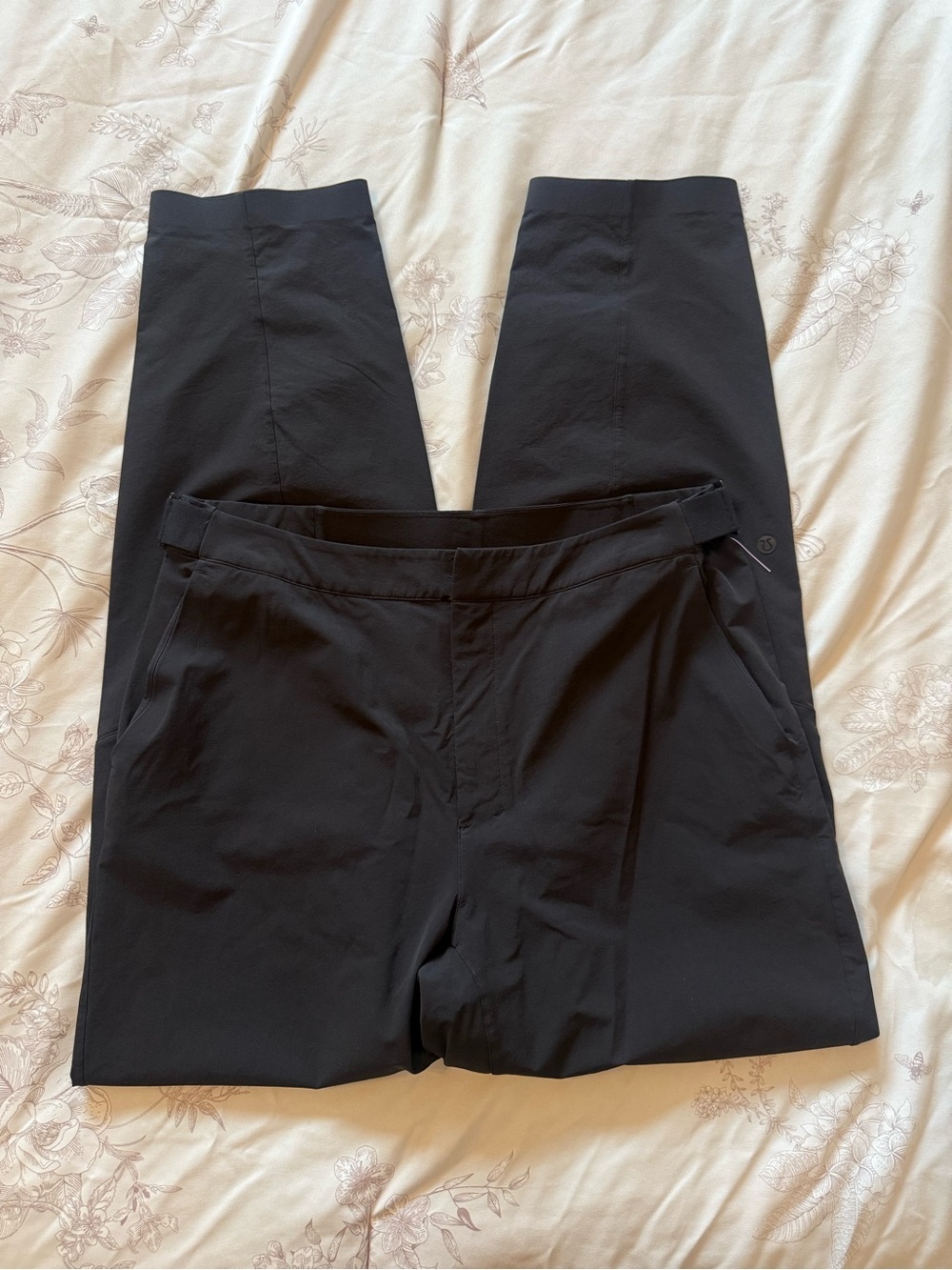Lululemon | Esker Wide Leg *lululemon lab
Black | 8 - Picture 4 of 7